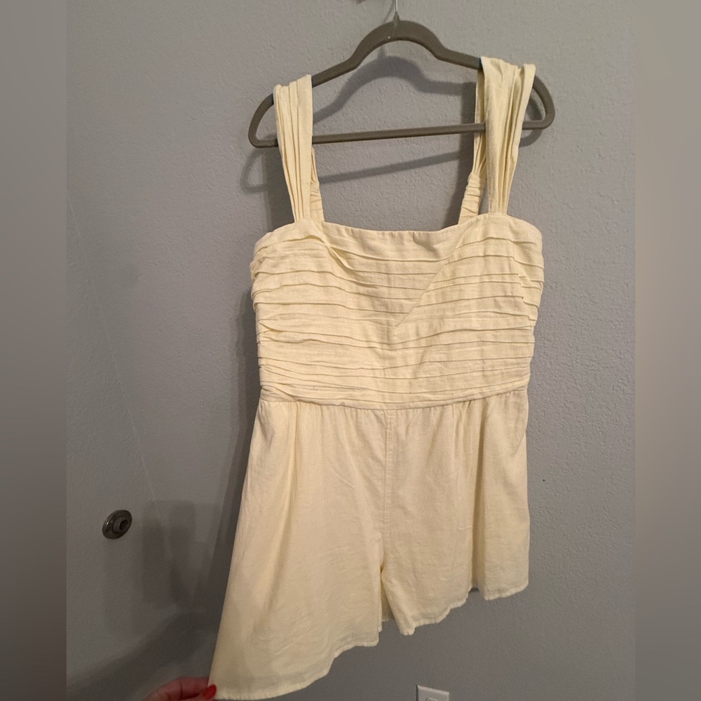Abercrombie & Fitch XLT Cream Linen Blend Romper – Smocked Back
